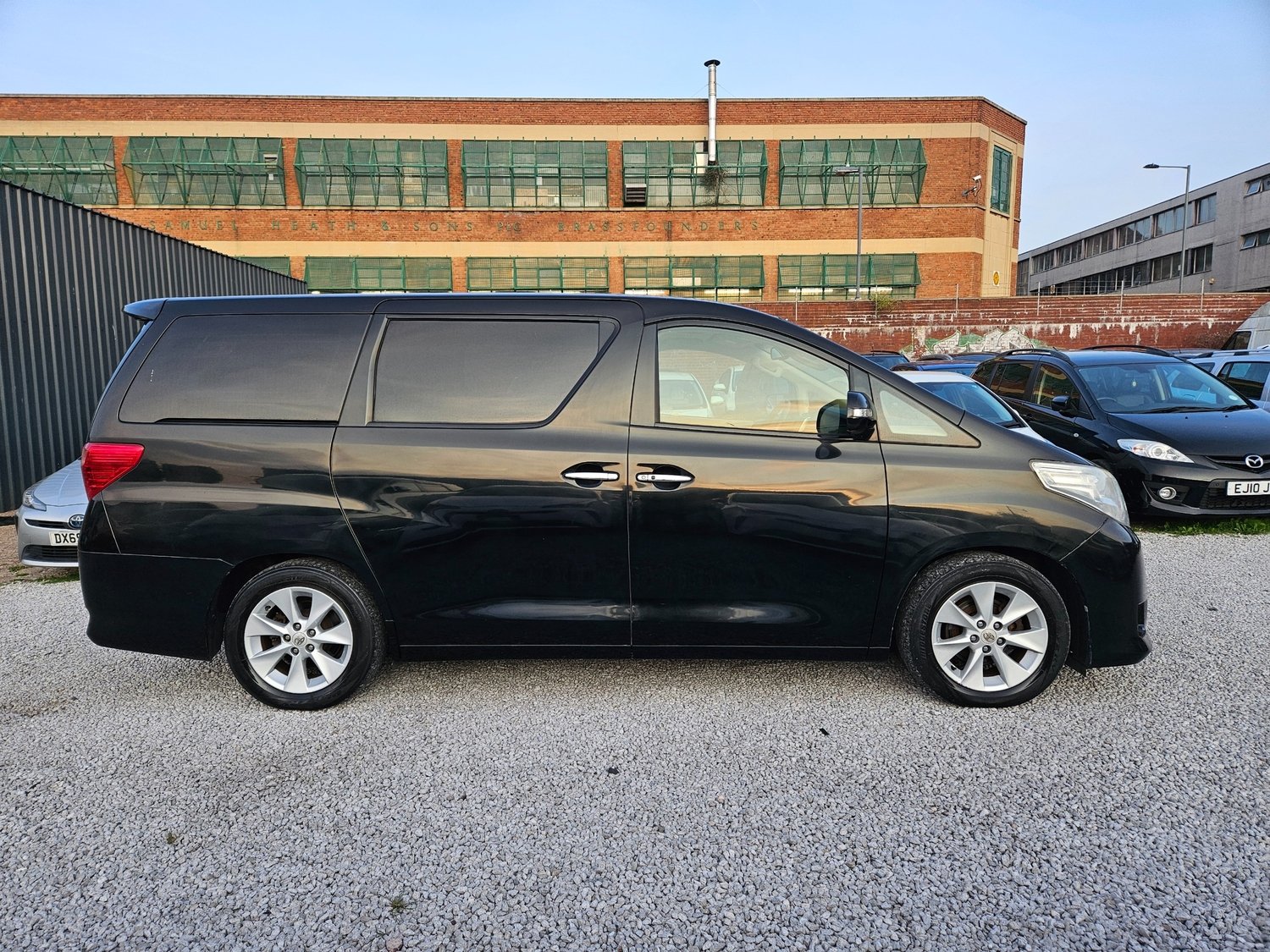 Toyota Alphard 2011 - Cars