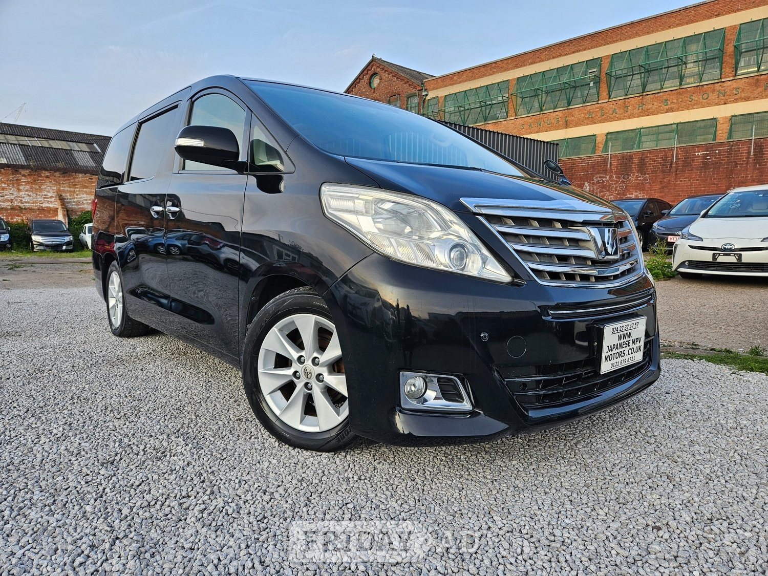 Toyota Alphard 2011 in Birmingham