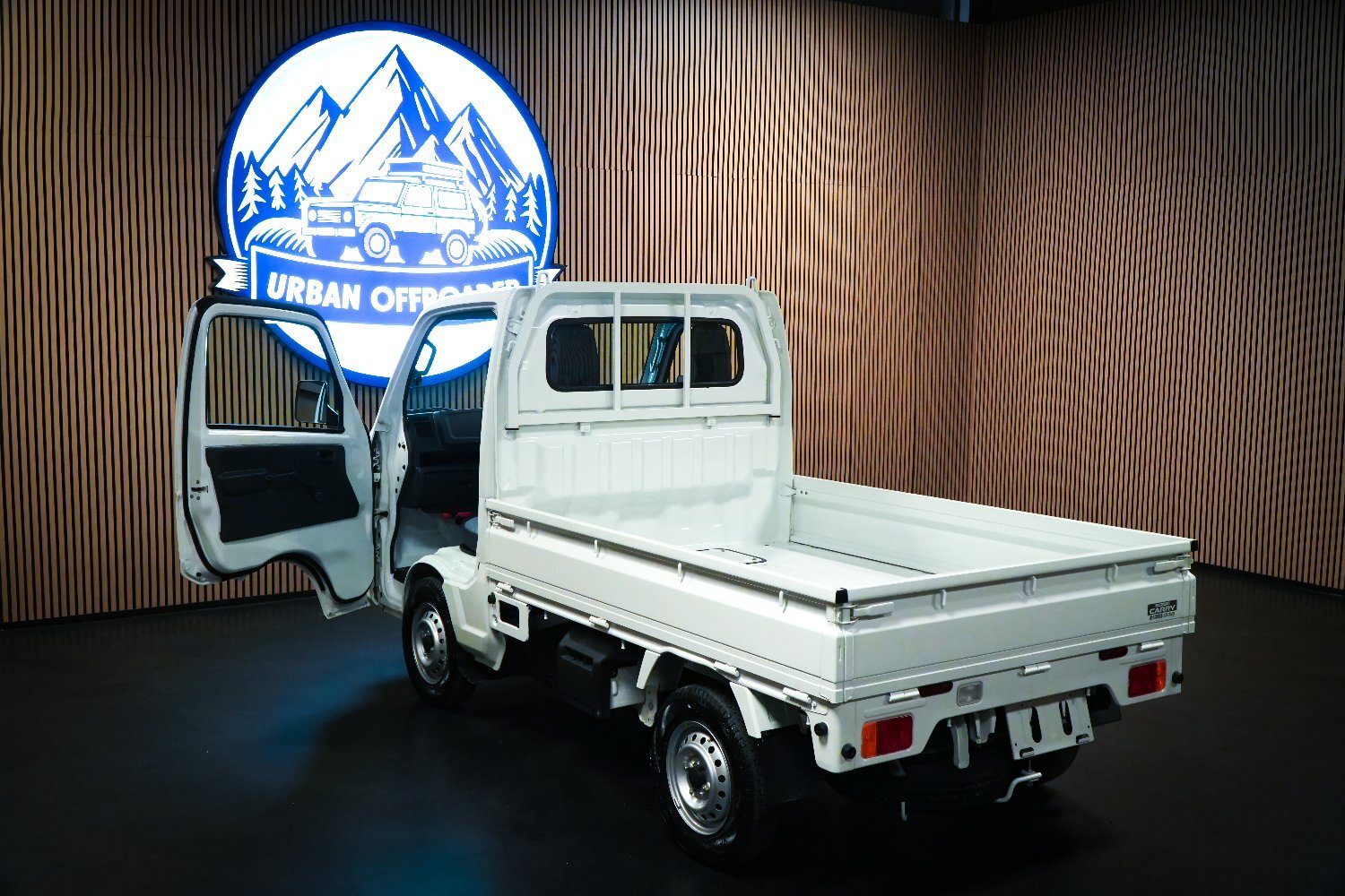 Brand new Suzuki 4X4 Carry - great alternative to an ATV. - 