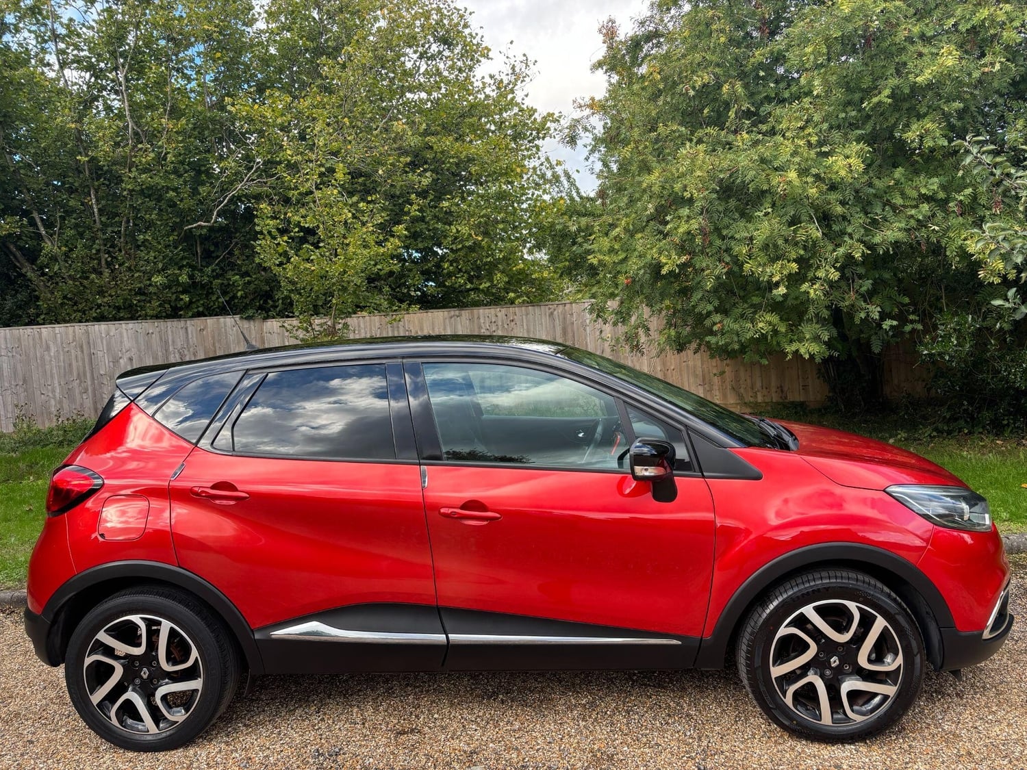 Renault Captur 2015 in High Wycombe