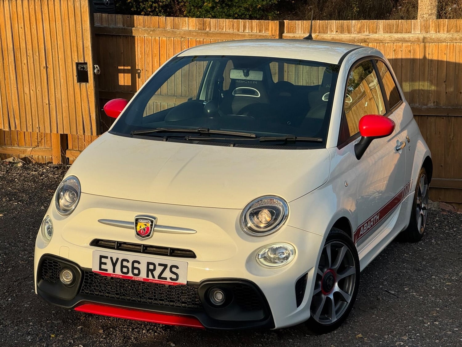 [ berth ]Abarth 595