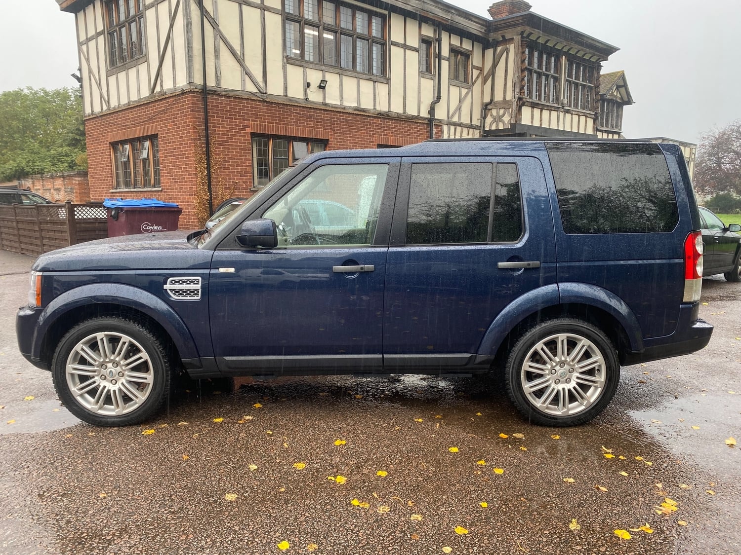 Land Rover Discovery 4 2011 - Cars in Hitchin