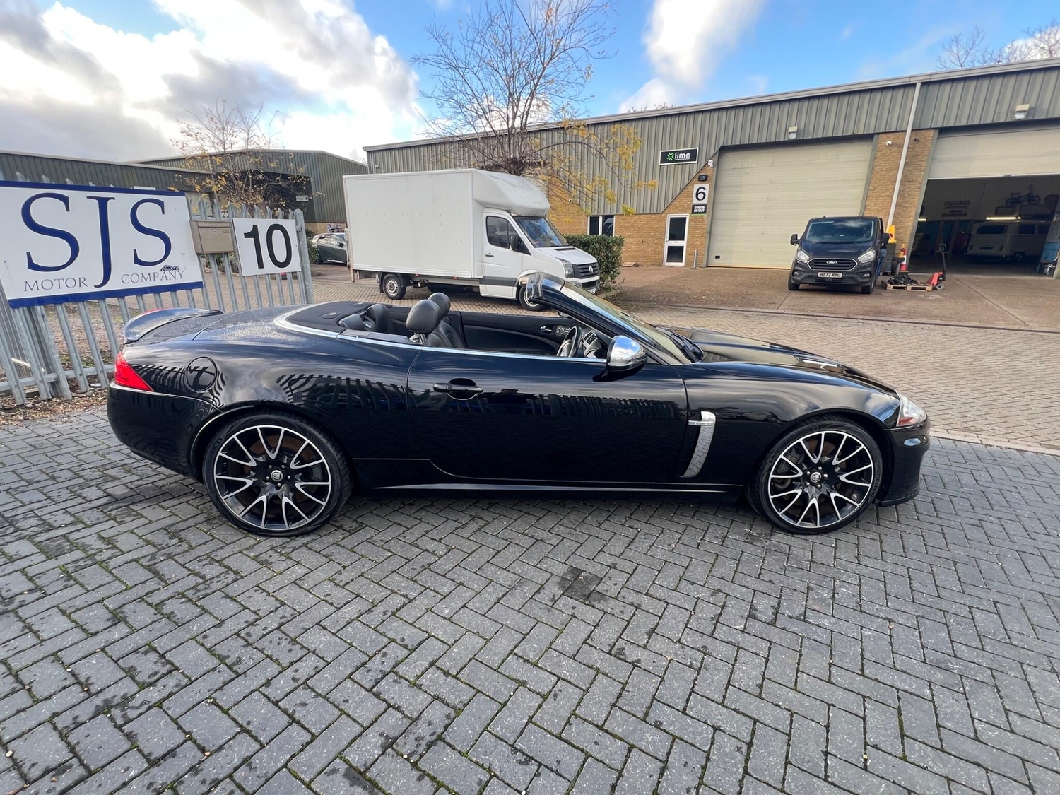 [ berth ]Jaguar XKR