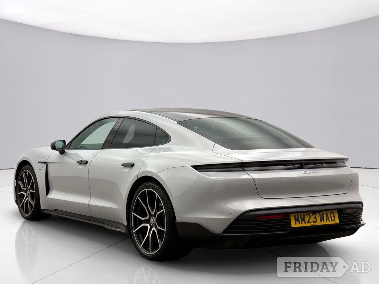 Porsche Taycan Ely