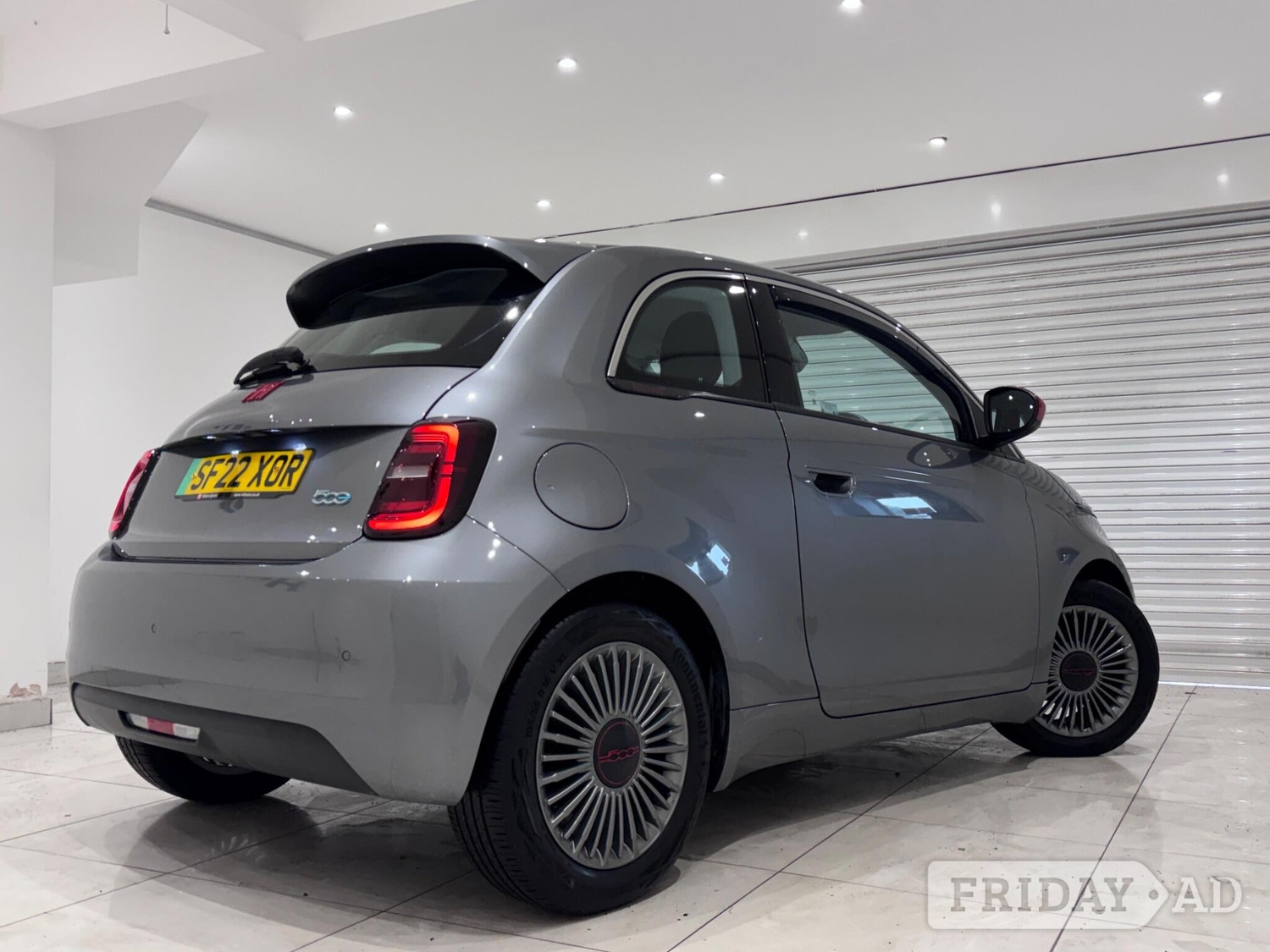 [ berth ]Fiat 500E