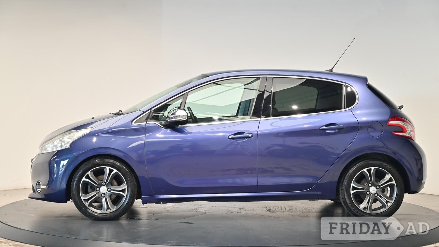 [ berth ]Peugeot 208