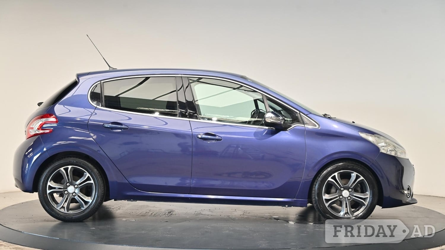 Peugeot 208 2012 - Cars in Cullompton
