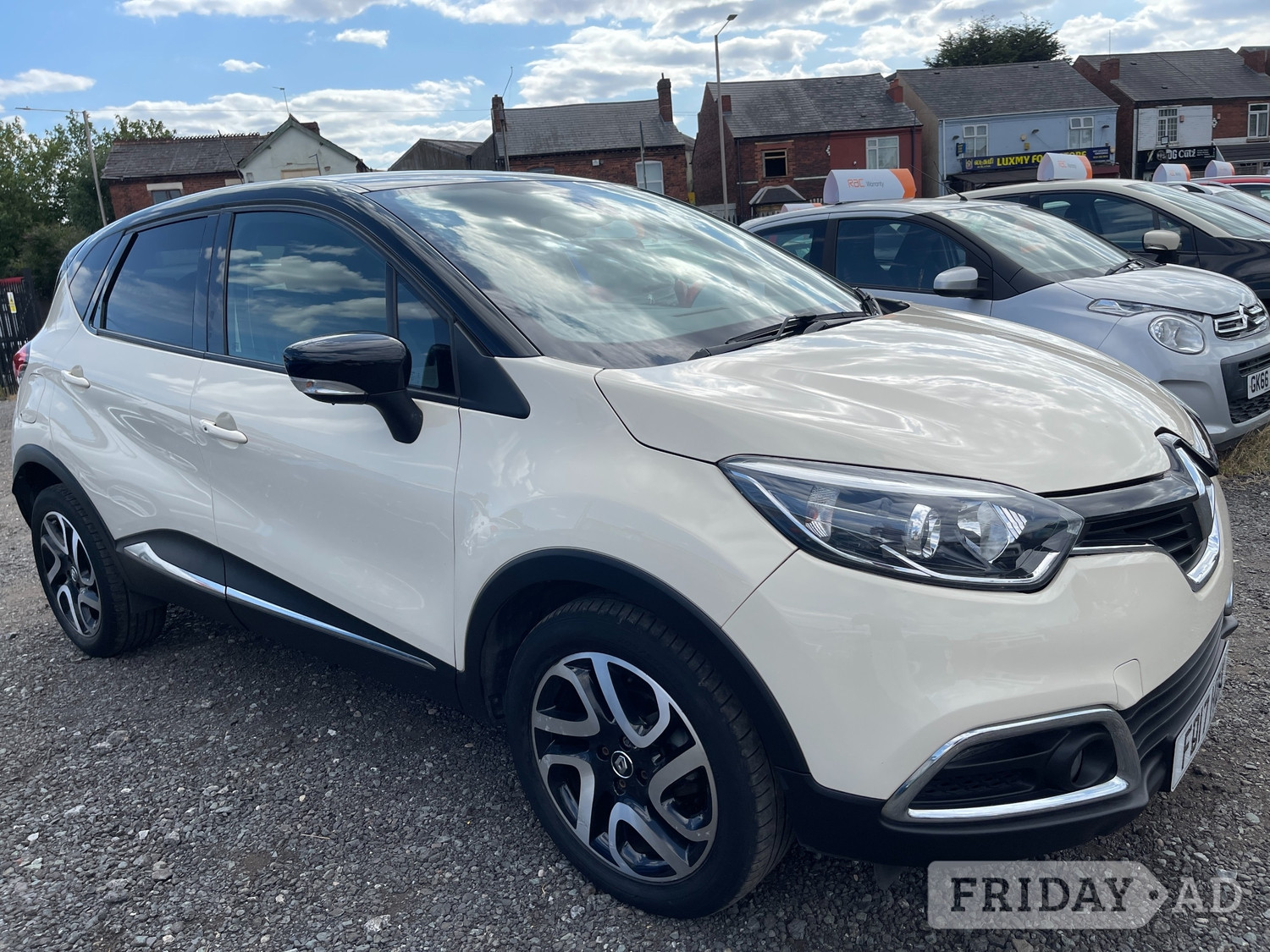 Renault Captur 2017 - Cars in Oldbury