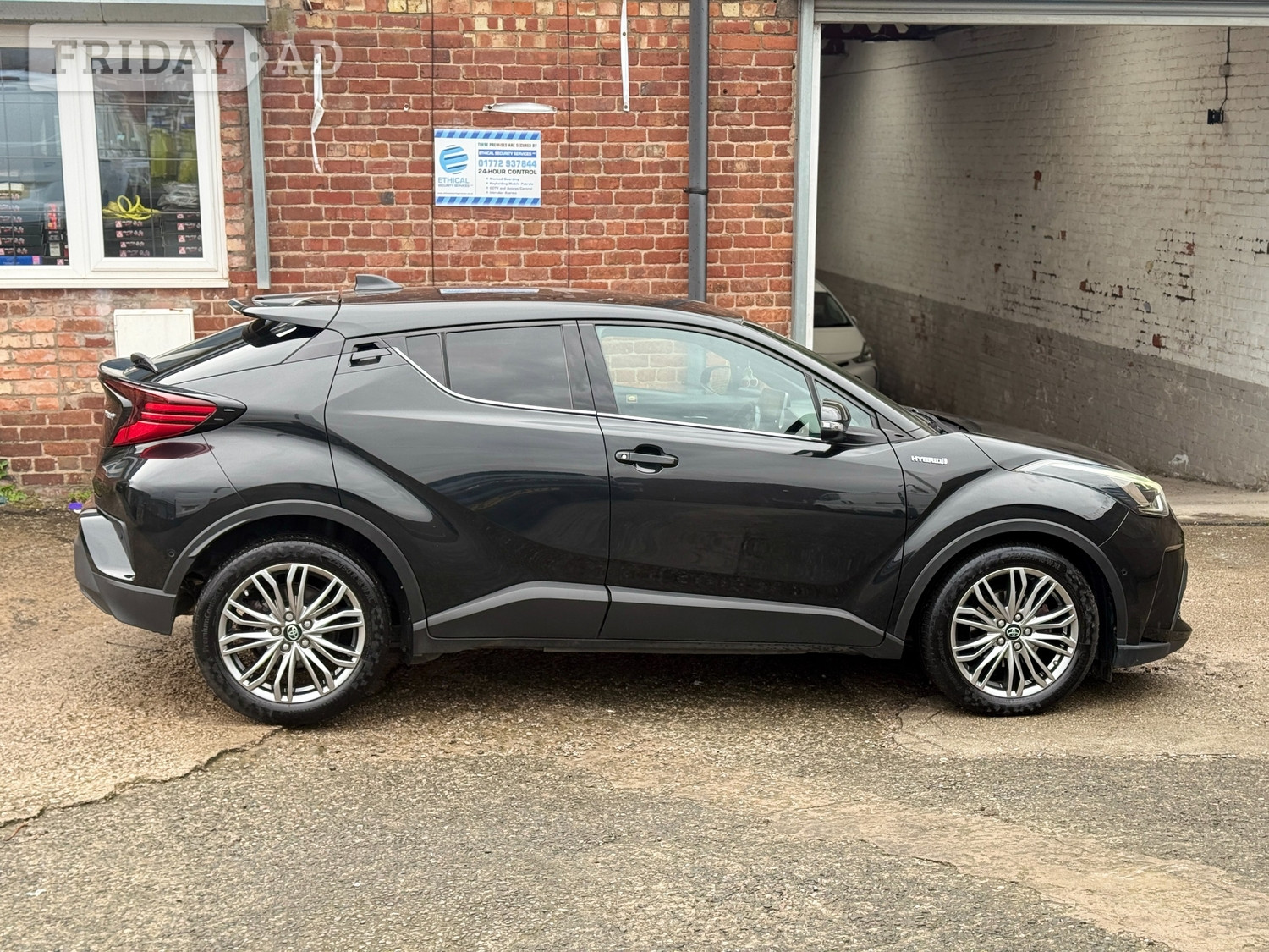 Toyota C-HR 2021 - Cars