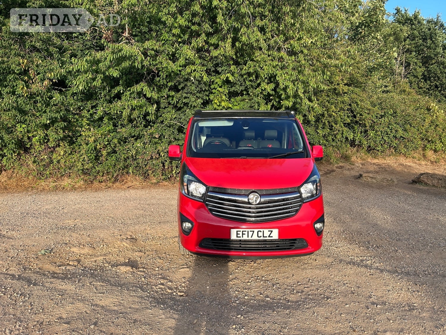 [ berth ]Vauxhall Vauxhall VIVARO 2900 LE NAV CDTI B Camper Conversion