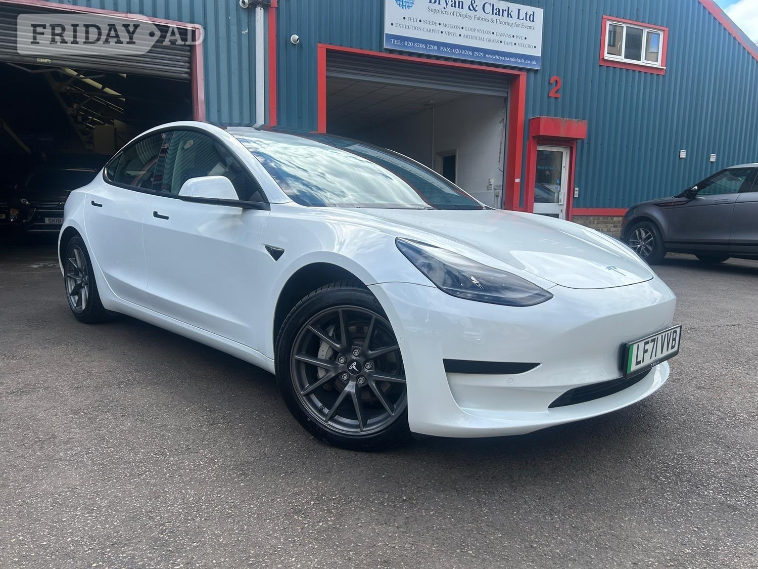 [ berth ]Tesla Model 3