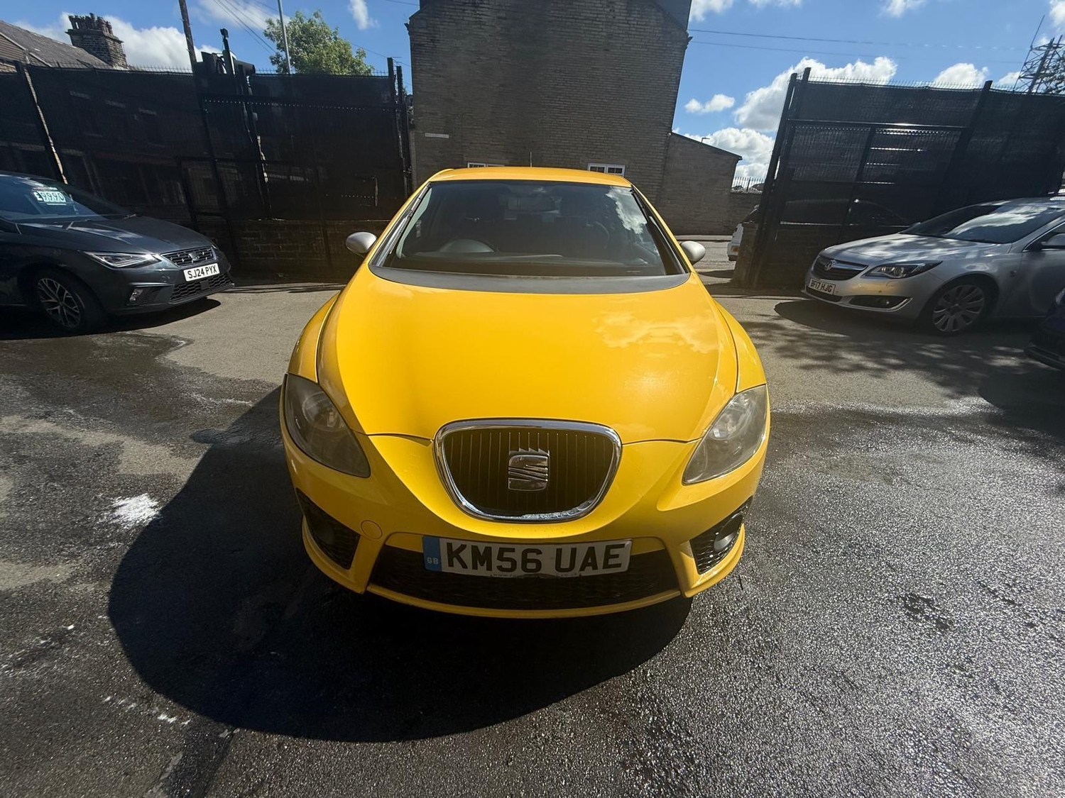 [ berth ]SEAT Leon