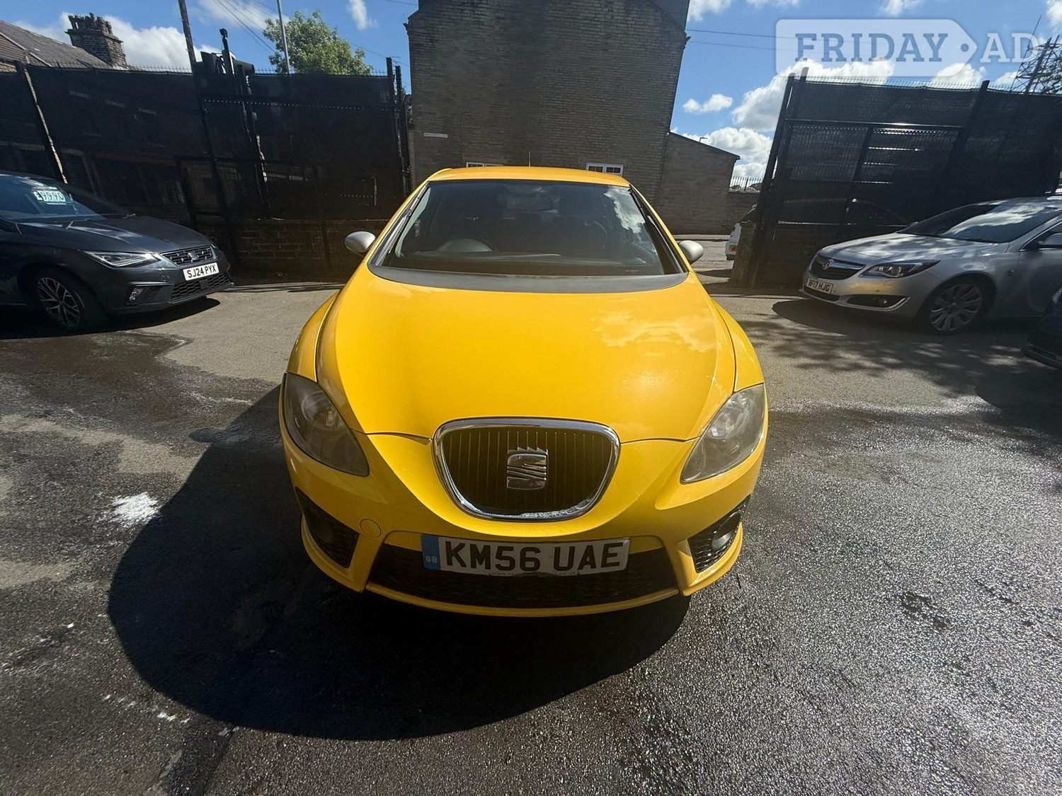 [ berth ]SEAT Leon