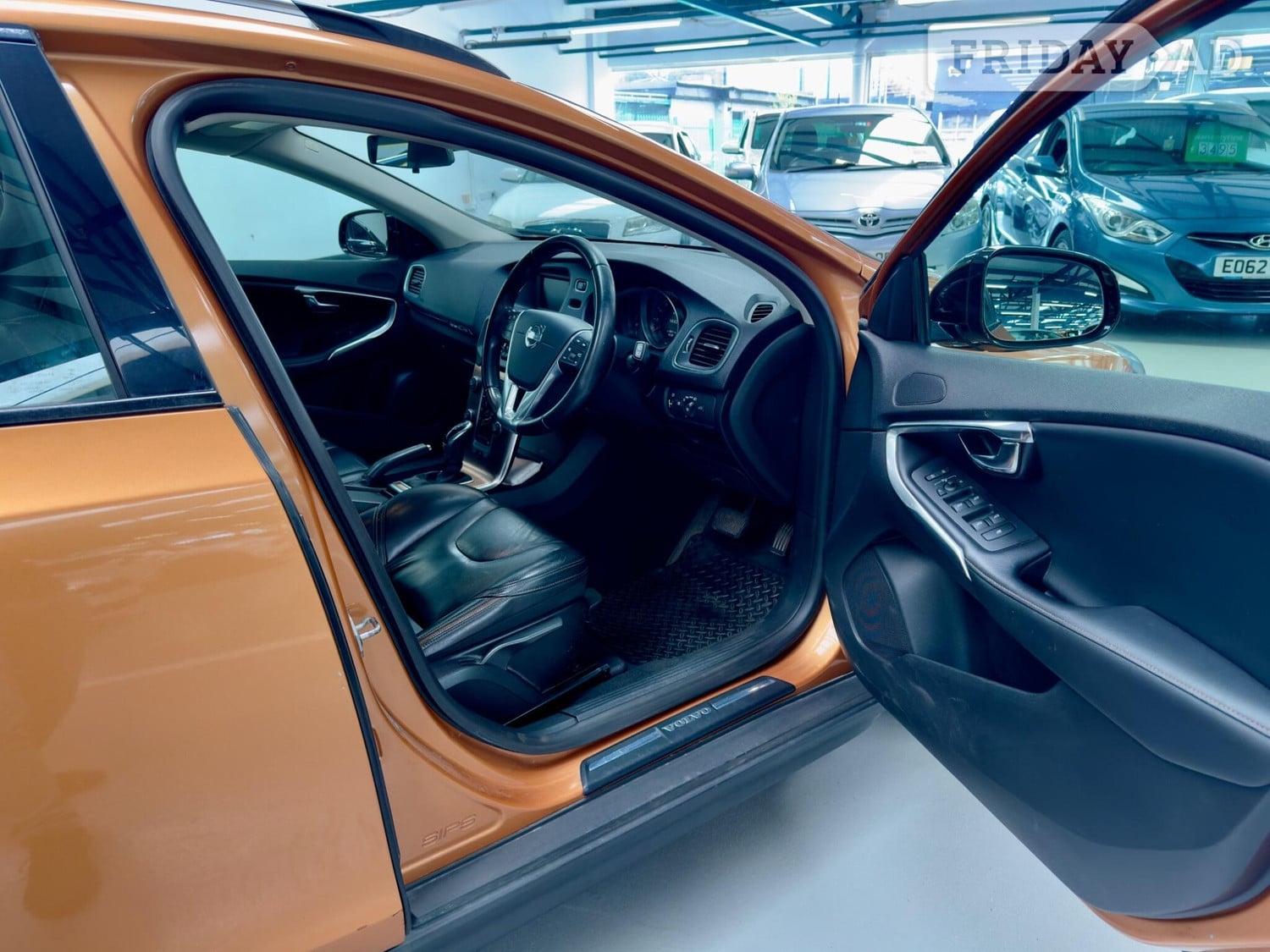 [ berth ]Volvo V40 Cross Country