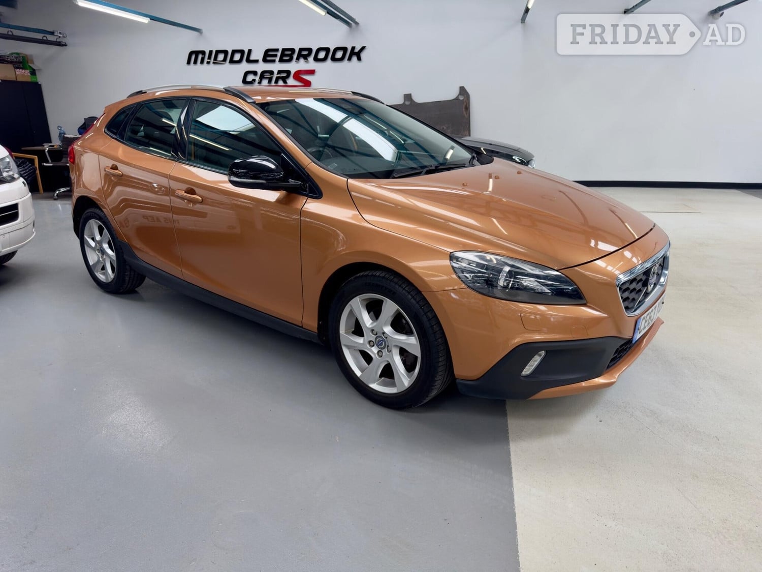 Volvo V40 Cross Country 2013 - Cars in Bolton