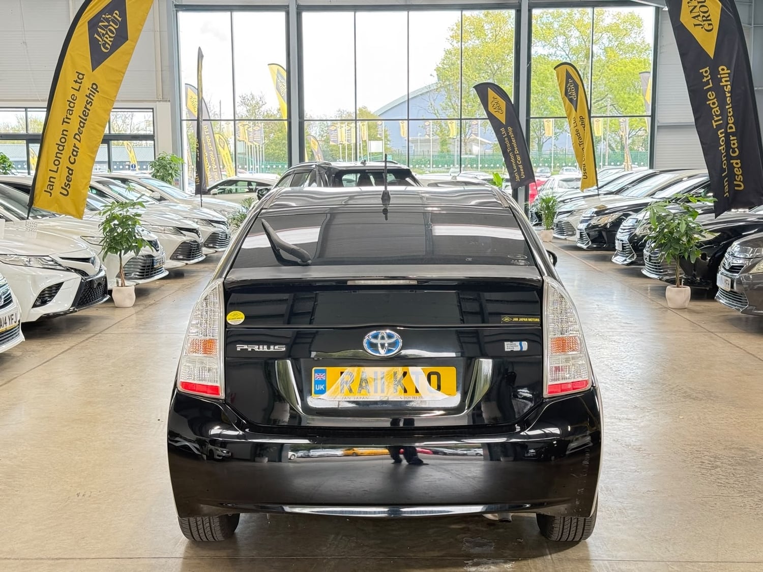 Toyota Prius 2011 - Cars in Reading