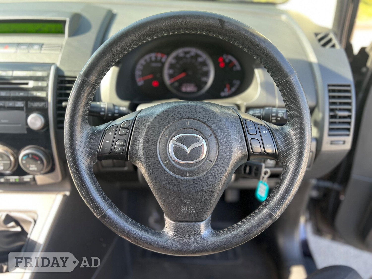 Mazda 5 2010 - Cars