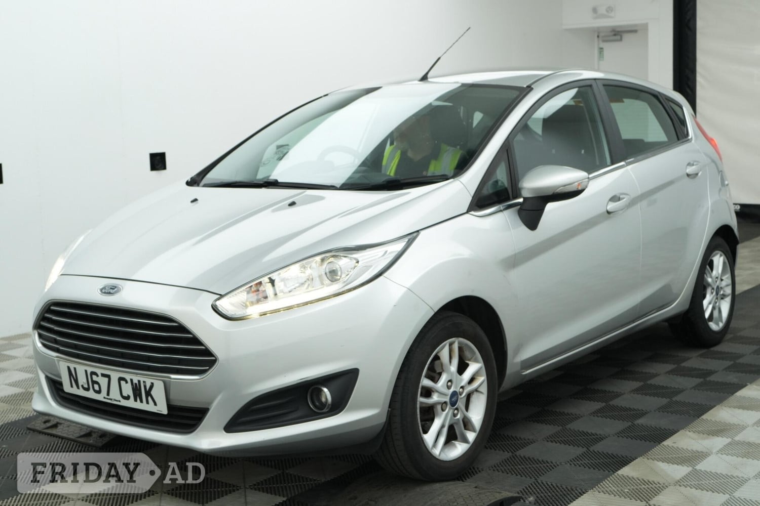 [ berth ]Ford Fiesta