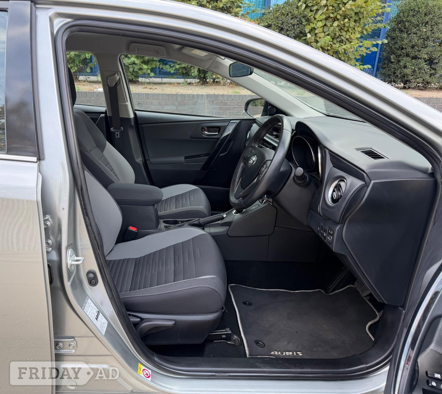 Toyota Auris 2018 - Cars in Havering