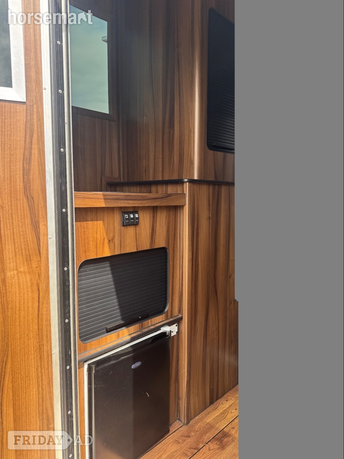 JM Horseboxes J m chaser xl Renault Horsebox - Trailers & Horseboxes