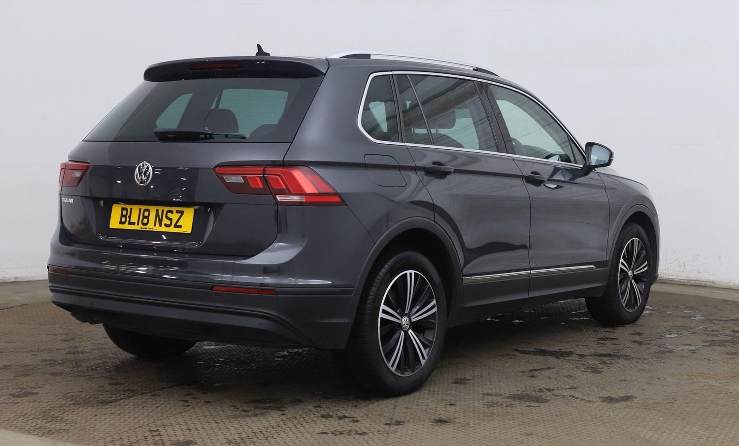 Volkswagen Tiguan 2018 - Cars in Shotts