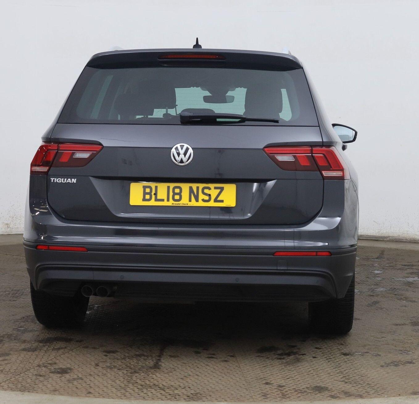 Volkswagen Tiguan 2018 - Cars