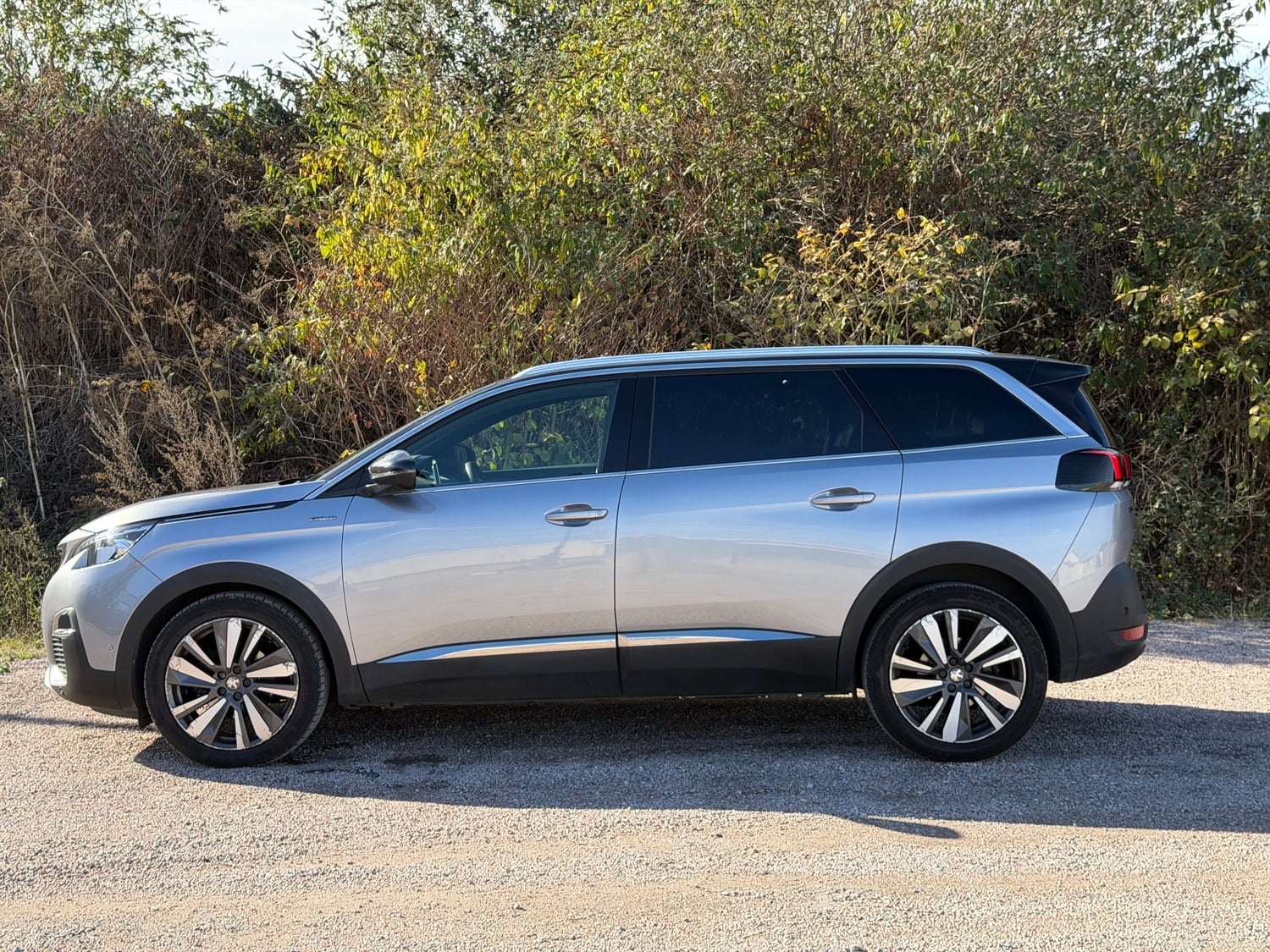 Peugeot 5008 2020 - Cars in St. Albans