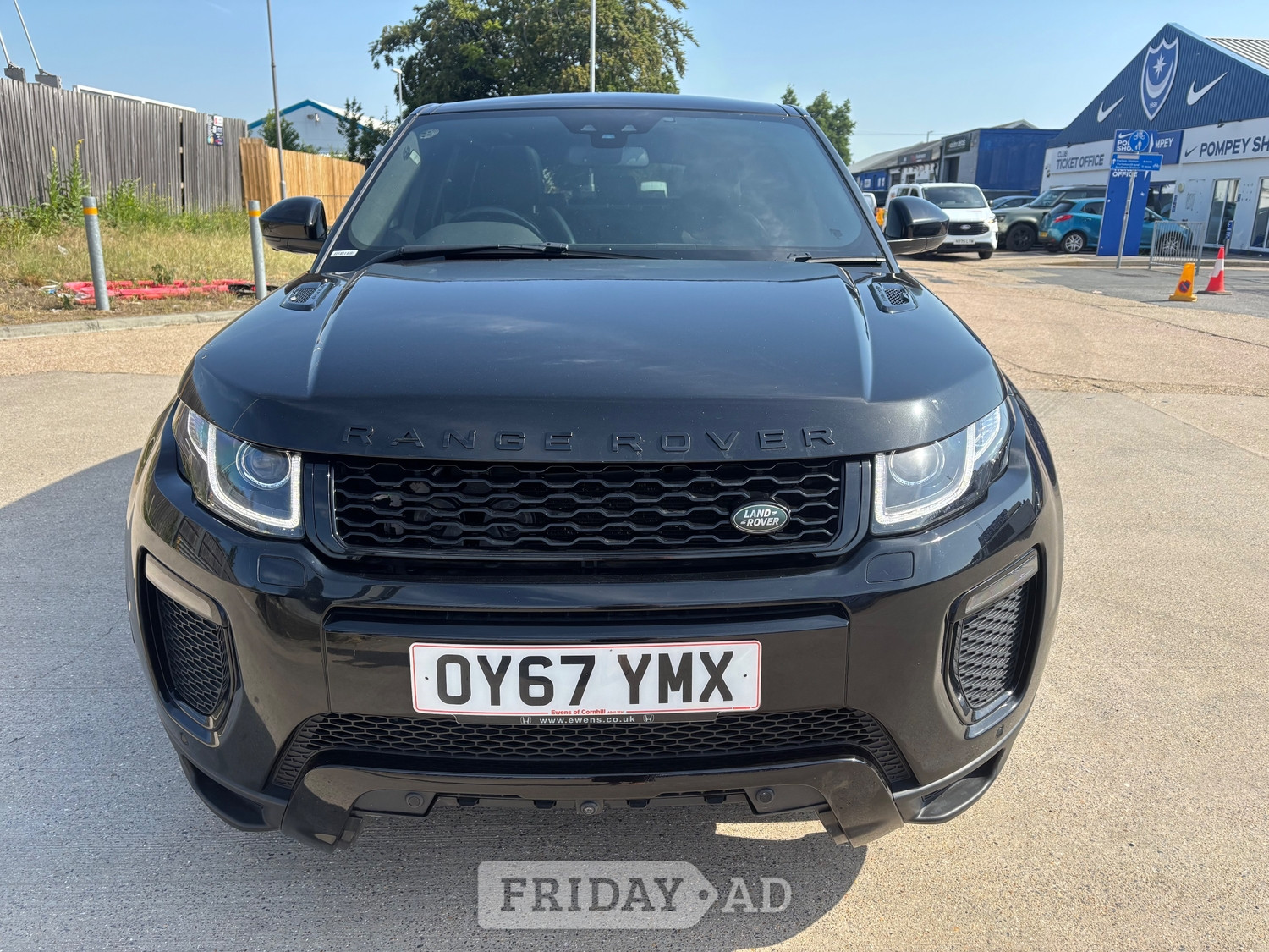 [ berth ]Land Rover Range Rover Evoque