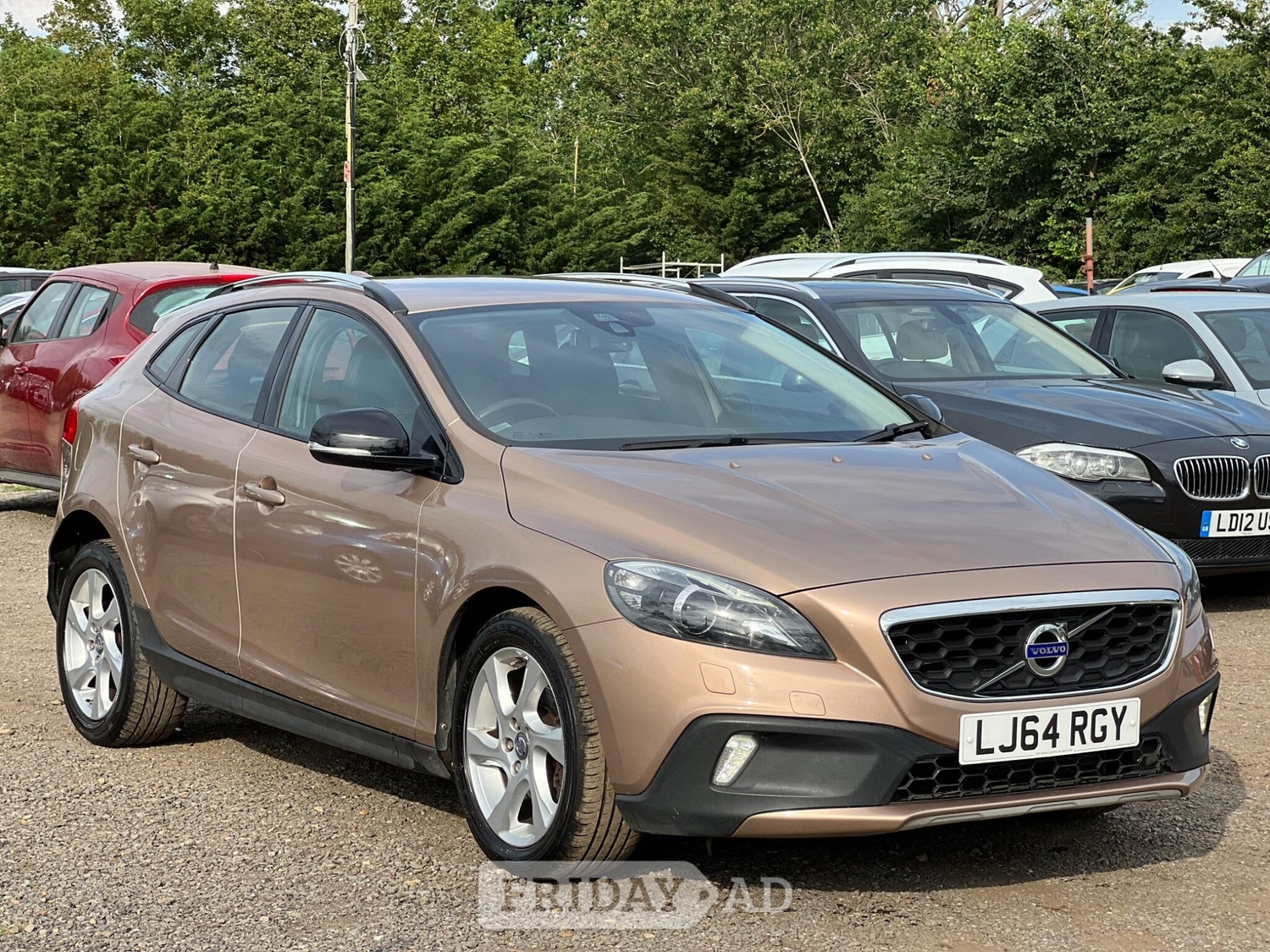 Volvo V40 Cross Country 2015 - Cars in Milton Keynes