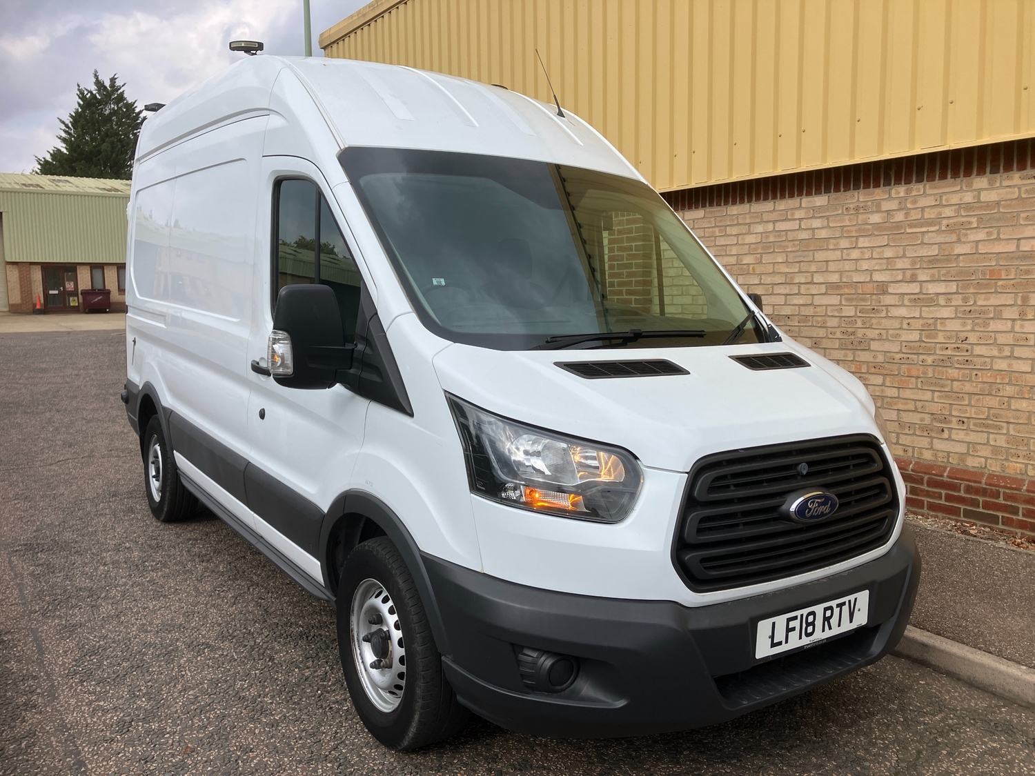 [ berth ]Ford Transit