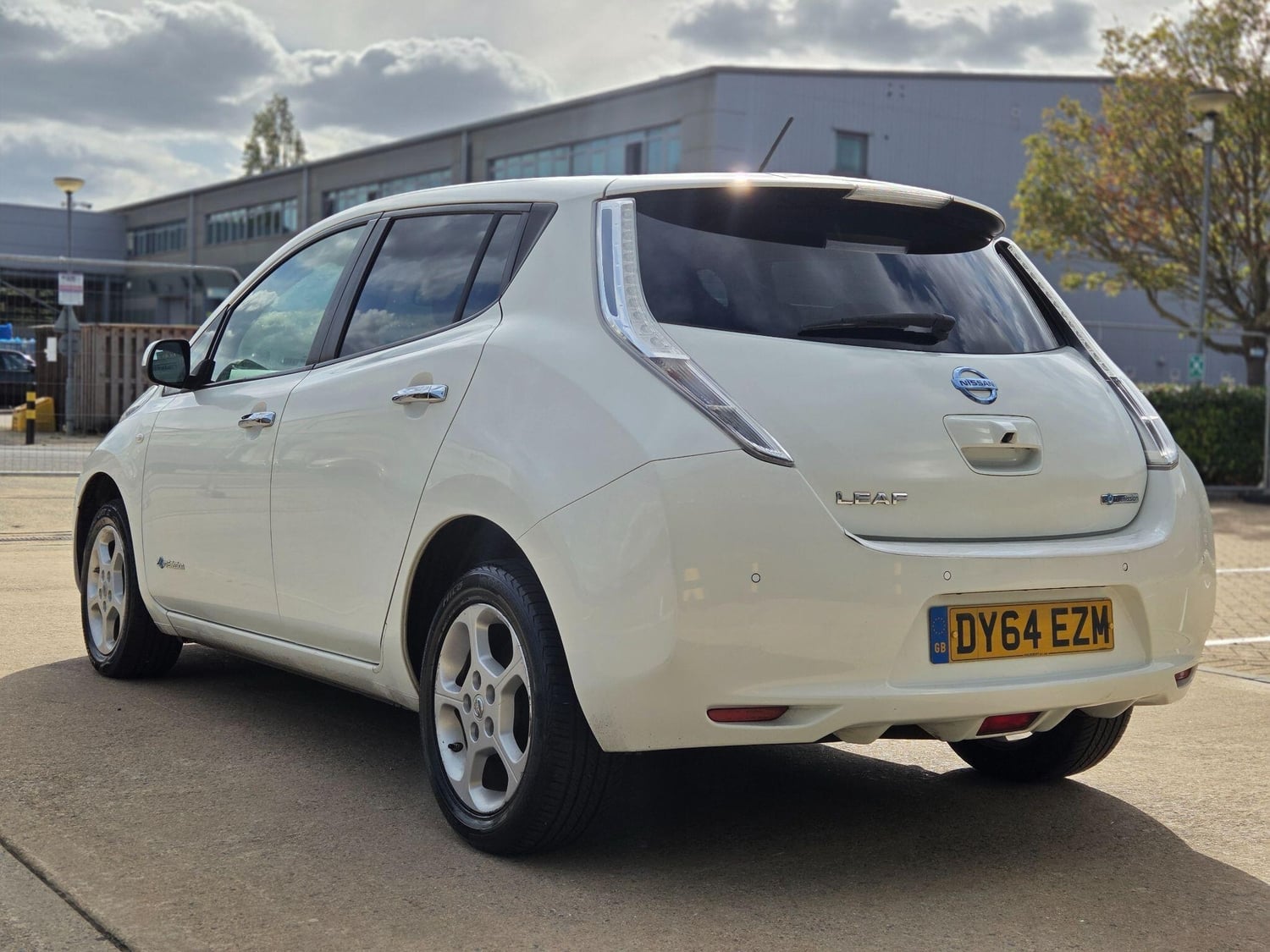 [ berth ]Nissan LEAF