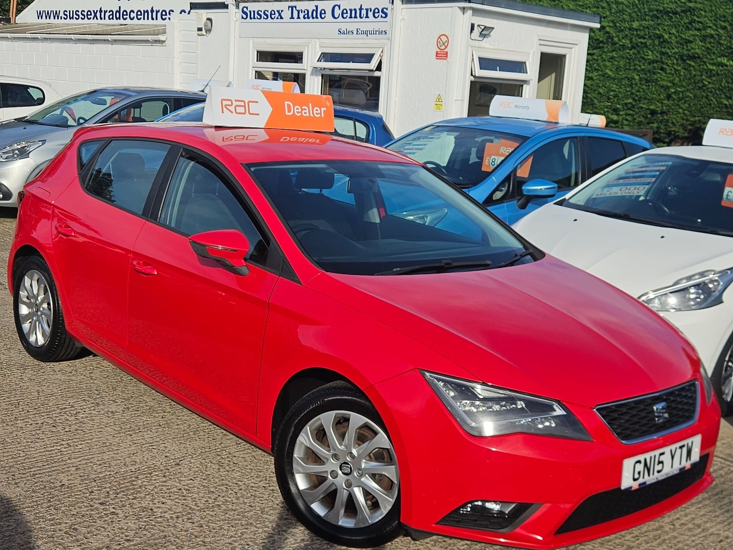 [ berth ]SEAT Leon