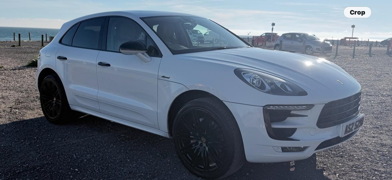 [ berth ]Porsche Macan