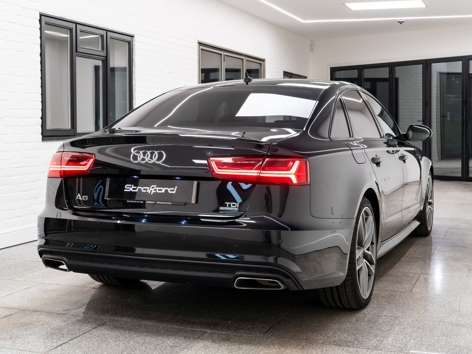 [ berth ]Audi A6 Saloon