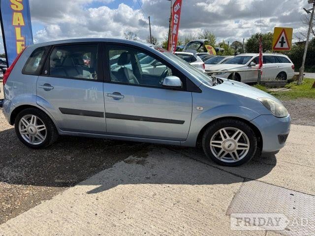 [ berth ]Ford Fiesta