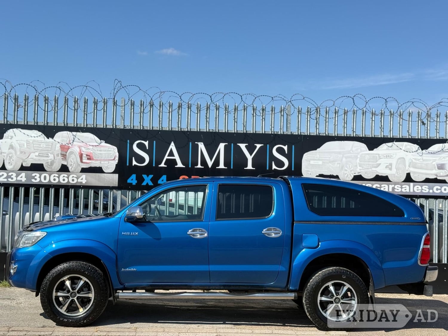 Toyota Hilux 2016 - Vans & Commercial Vehicles in Bedford