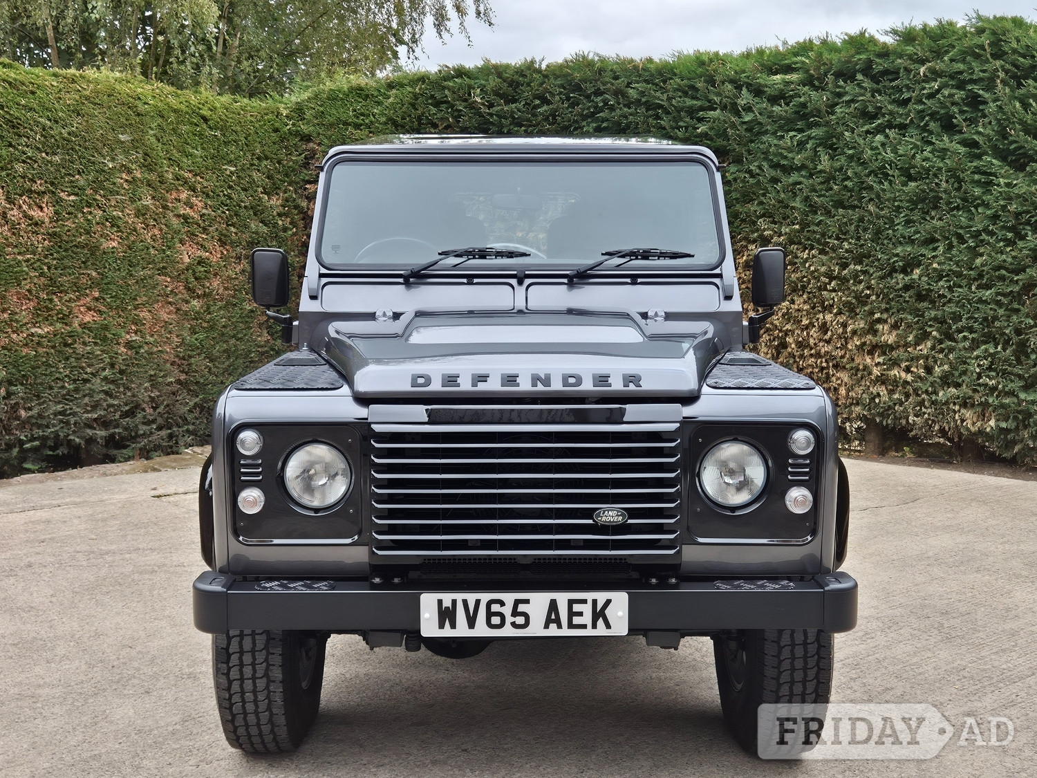 [ berth ]Land Rover Defender 90