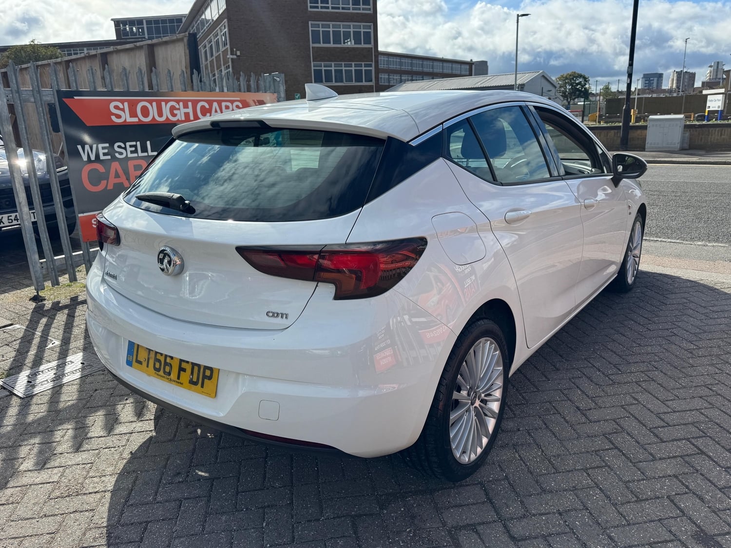 [ berth ]Vauxhall Astra