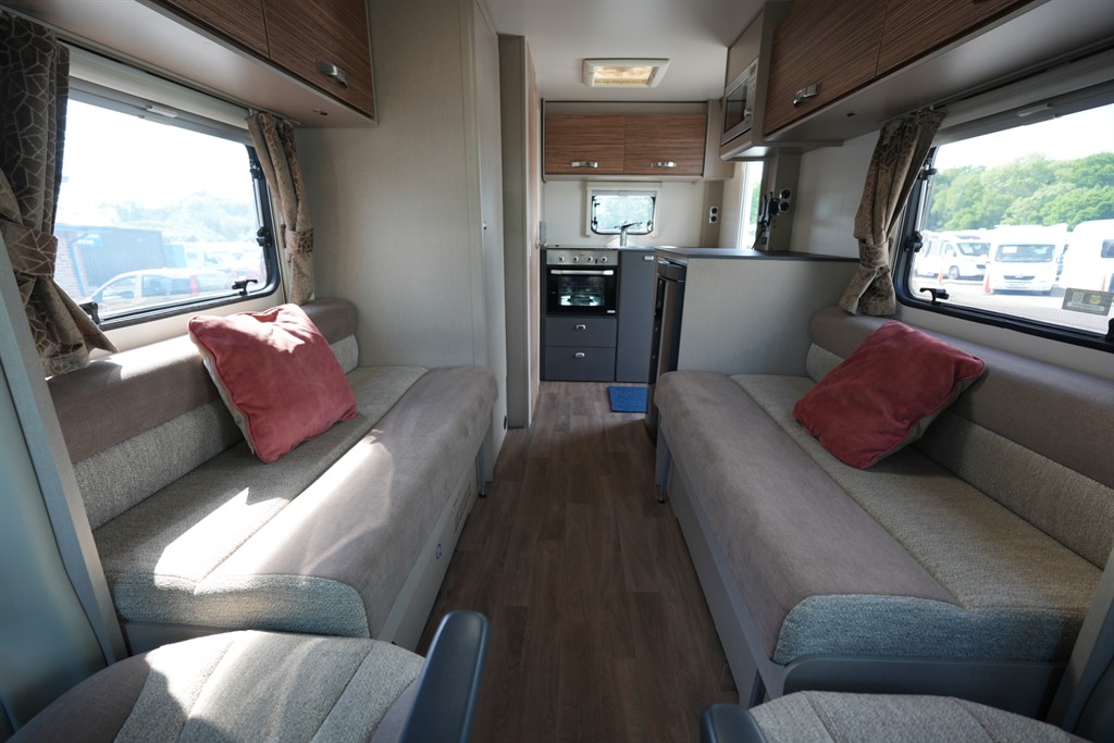 Swift Edge 412 CHAMPAGNE WITH VB AIR SUSPENSION, REVERSING CA Haywards Heath