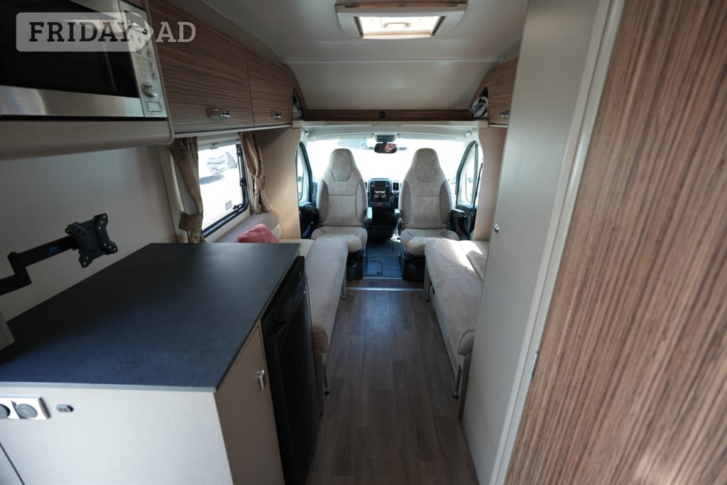 [2 berth ]Swift Edge 412 CHAMPAGNE WITH VB AIR SUSPENSION, REVERSING CA