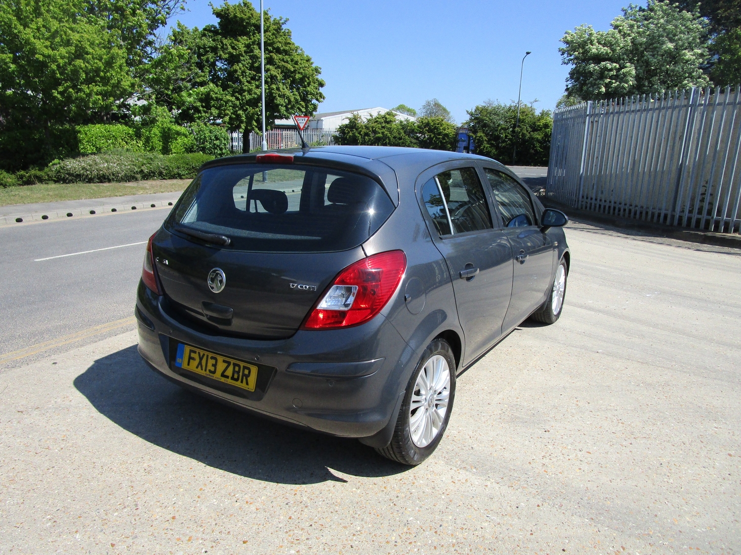 Vauxhall Corsa 2013 - Cars in Portsmouth