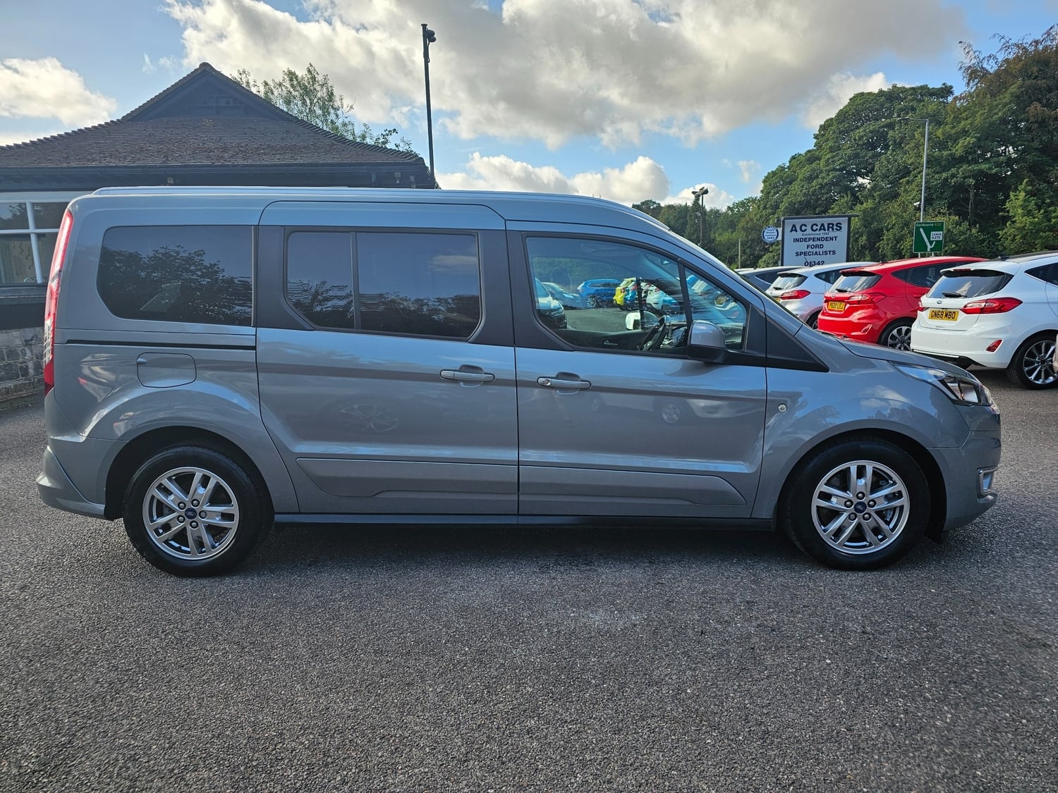 Ford Grand Tourneo Connect Forest Row