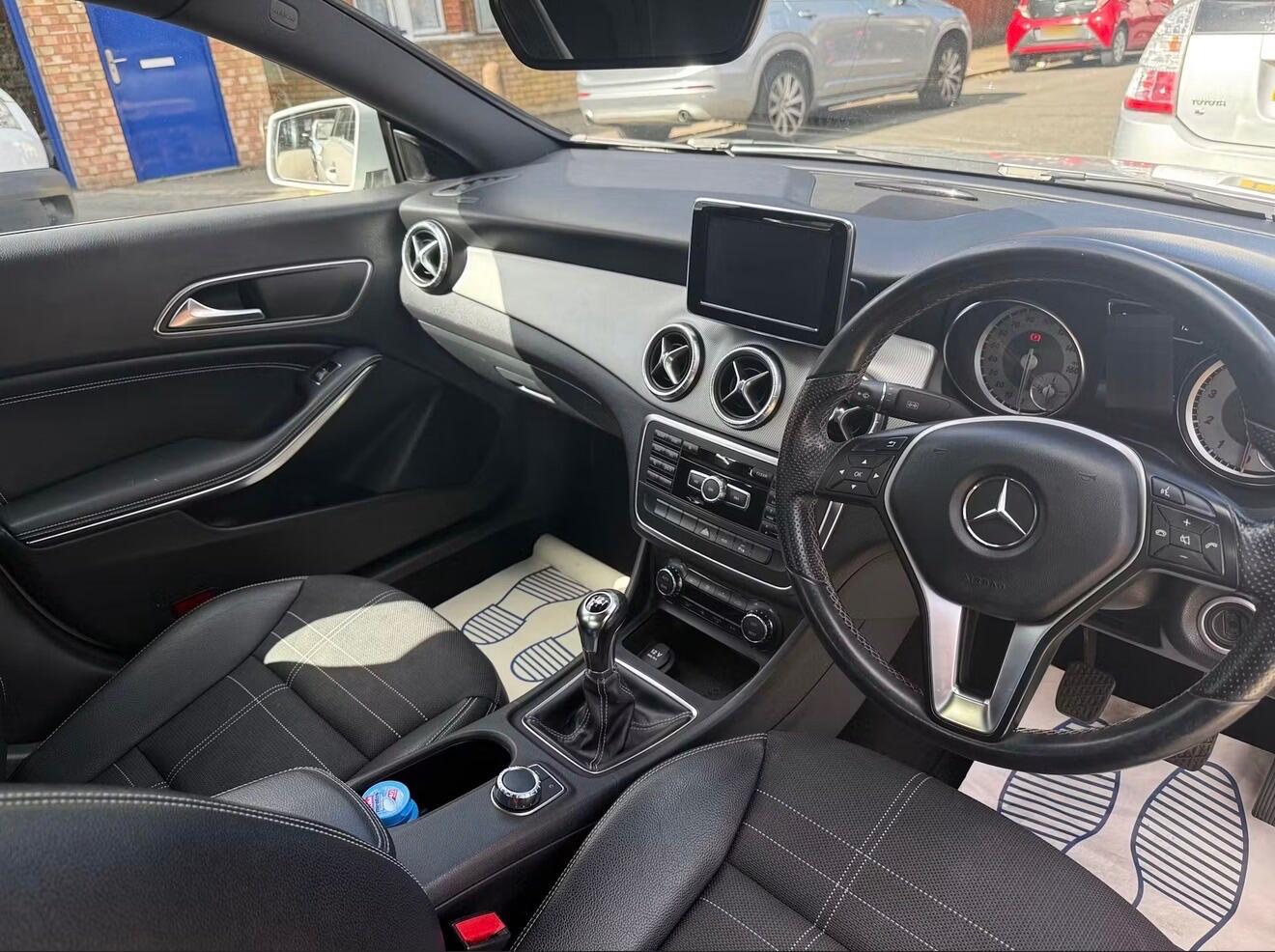 [ berth ]Mercedes-Benz CLA Class