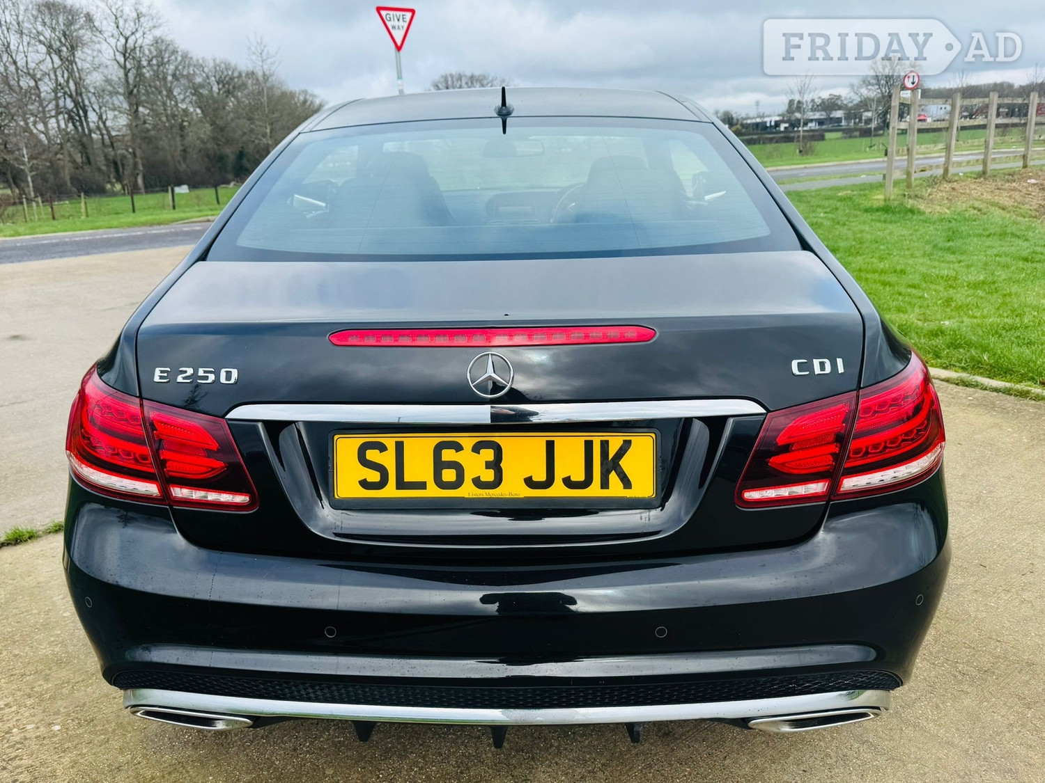 [ berth ]Mercedes-Benz E Class