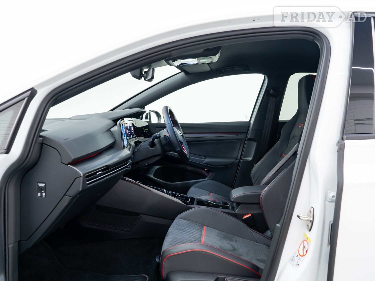 Volkswagen Golf 2023 - Cars
