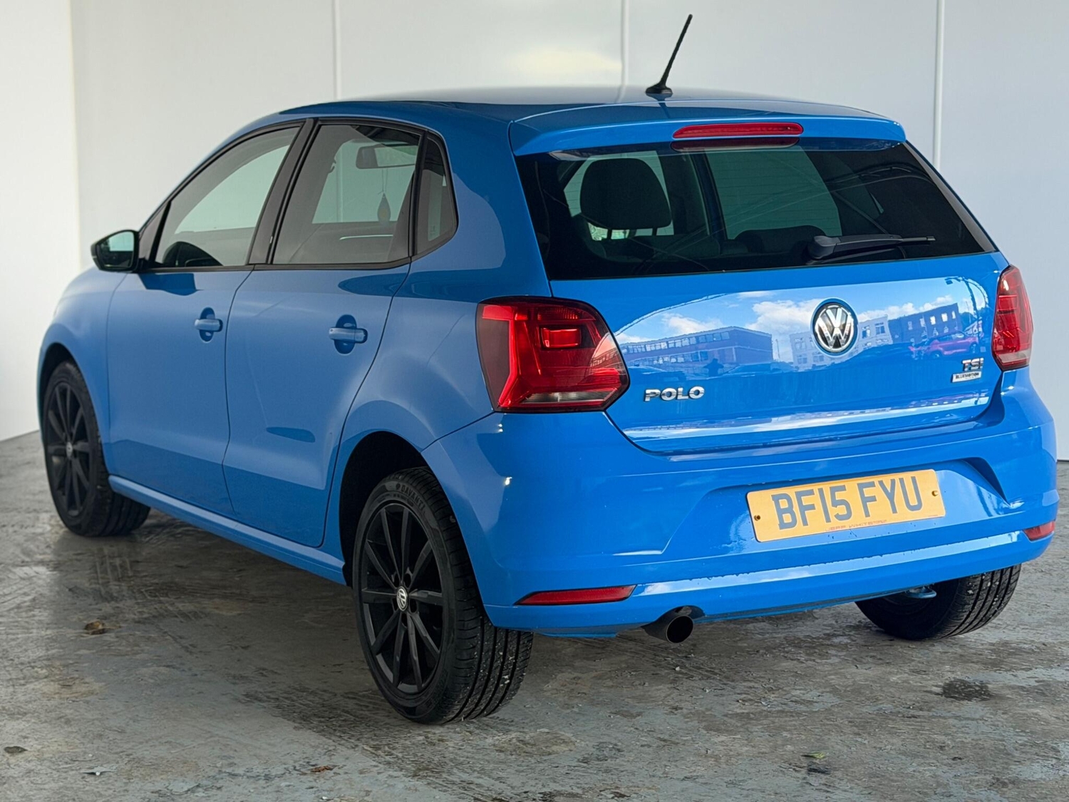 Volkswagen Polo 2015 - Cars in Manchester