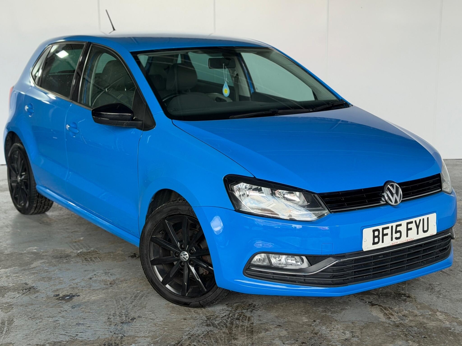Volkswagen Polo 2015 - Cars
