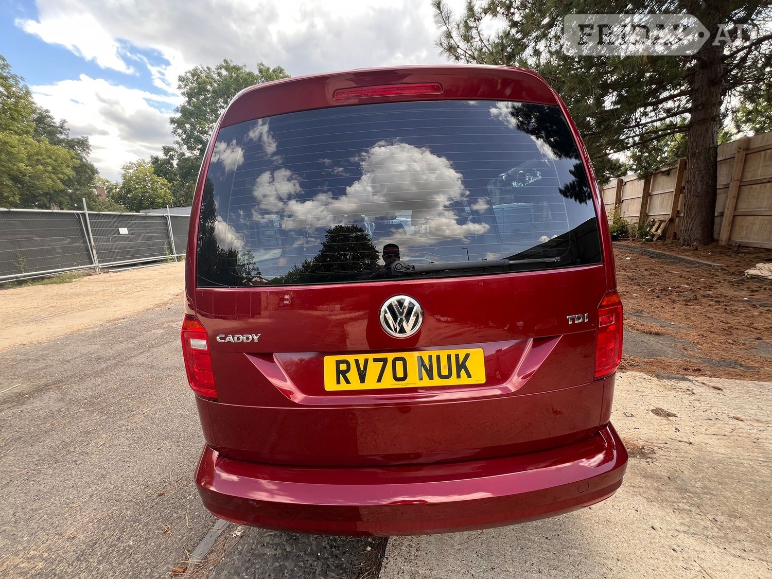 Volkswagen Caddy Maxi Life 2020 - Cars in Brent