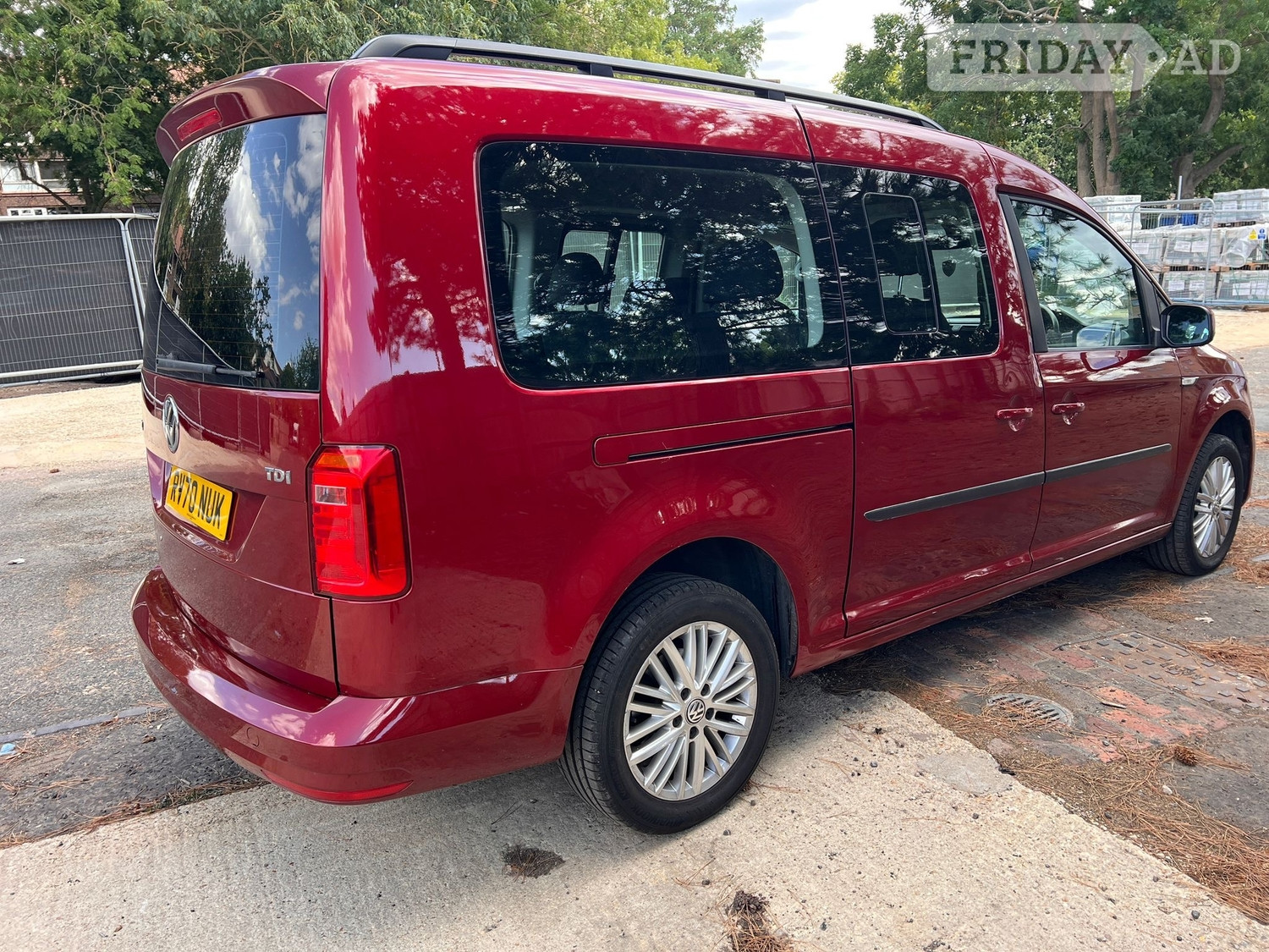 Volkswagen Caddy Maxi Life 2020 - Cars
