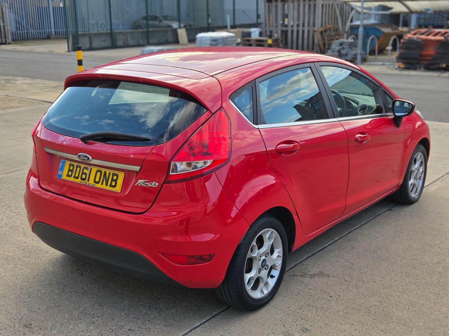 [ berth ]Ford Fiesta
